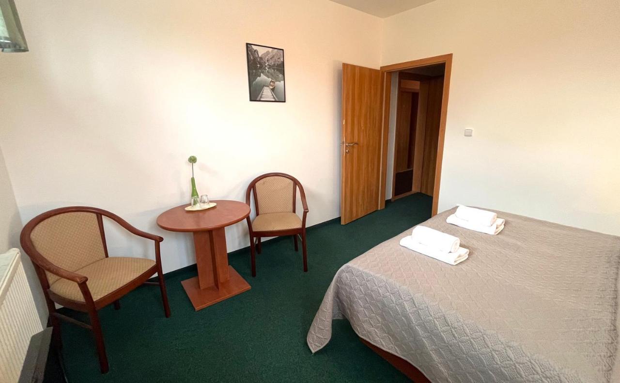 Hotel Karolina Karlowe Wary Zewnętrze zdjęcie