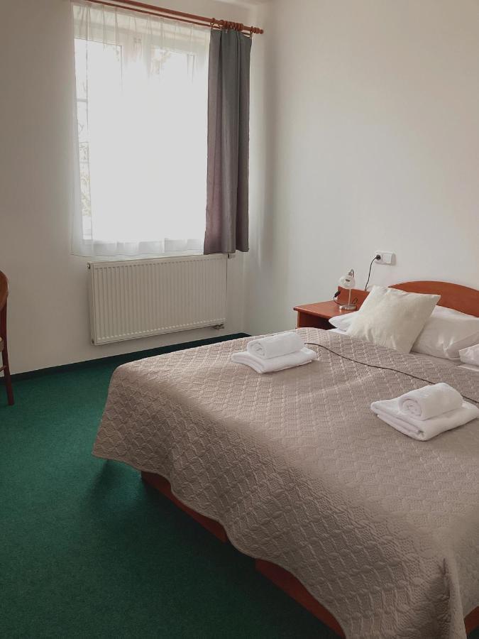 Hotel Karolina Karlowe Wary Zewnętrze zdjęcie