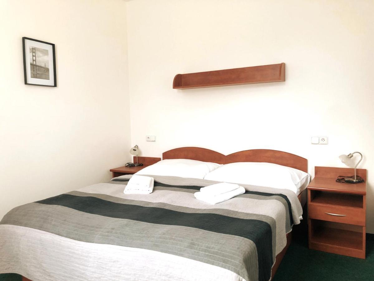 Hotel Karolina Karlowe Wary Zewnętrze zdjęcie