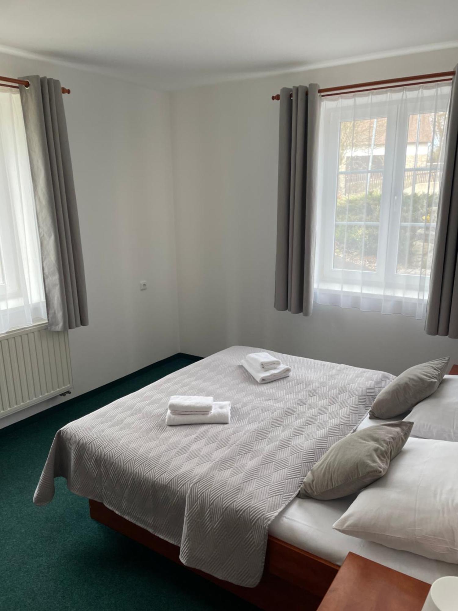 Hotel Karolina Karlowe Wary Zewnętrze zdjęcie