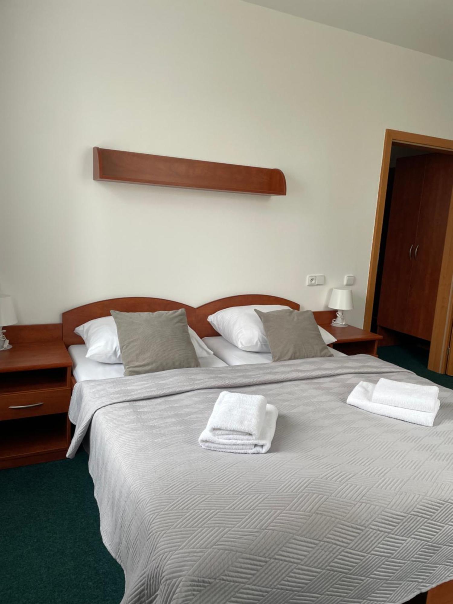 Hotel Karolina Karlowe Wary Zewnętrze zdjęcie