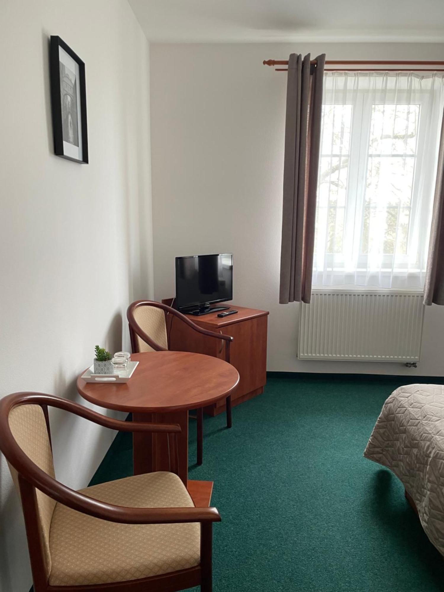 Hotel Karolina Karlowe Wary Zewnętrze zdjęcie