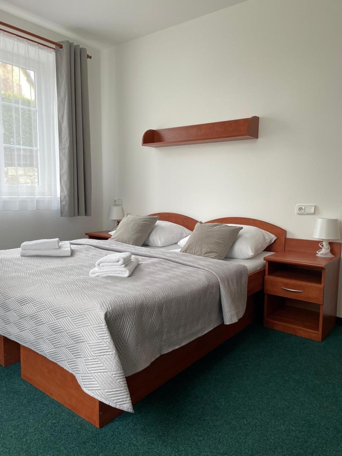 Hotel Karolina Karlowe Wary Zewnętrze zdjęcie